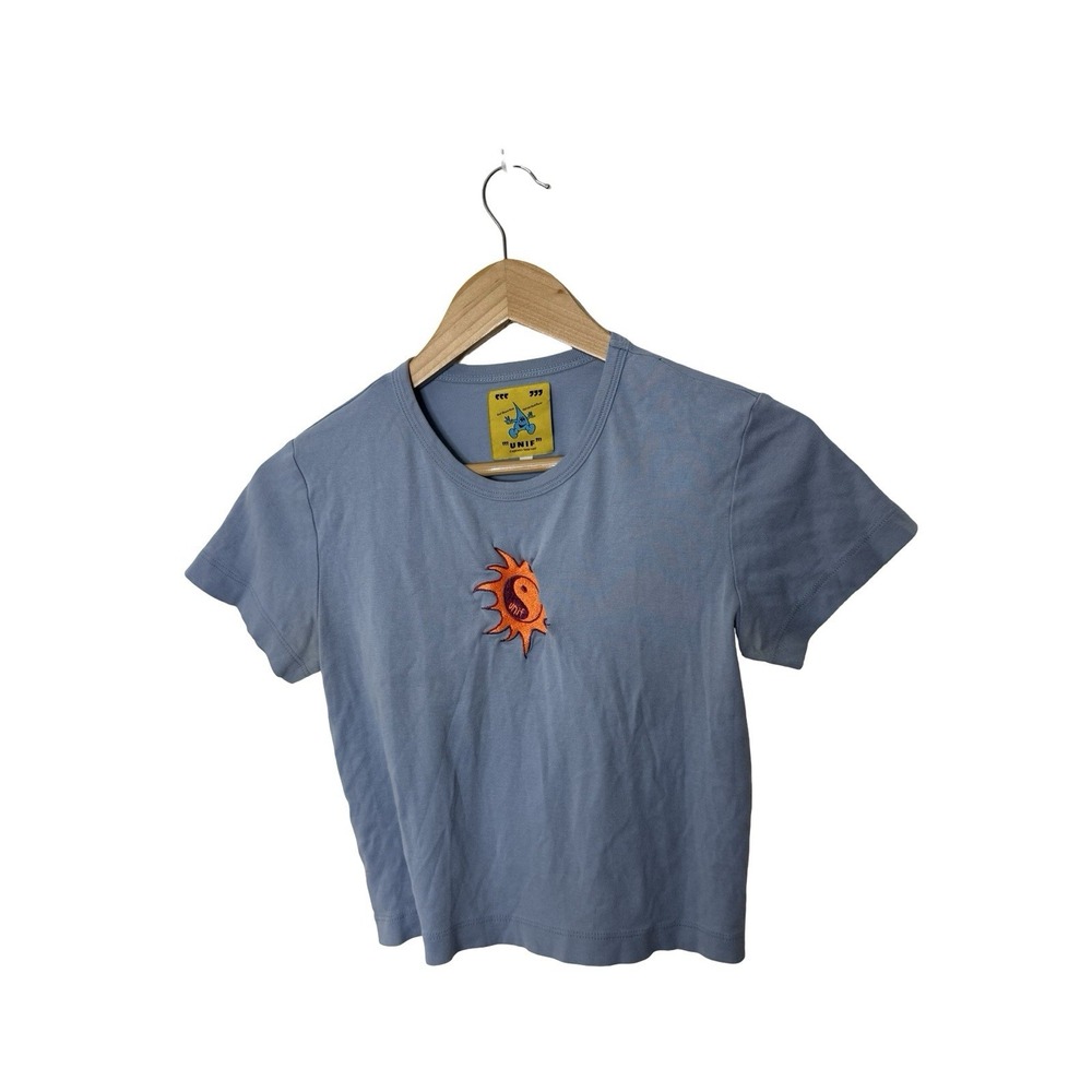UNIF dusty blue knit crew neck embroidered yin yang logo cropped baby tshirt M